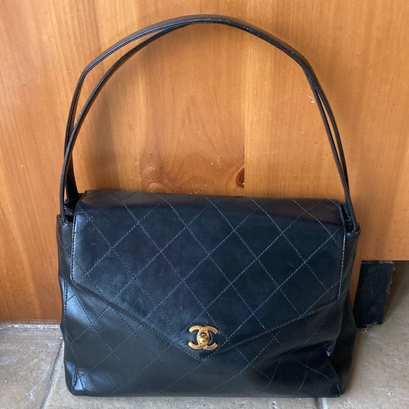 Vintage CHANEL black quilted leather bag - Picture 1 of 14